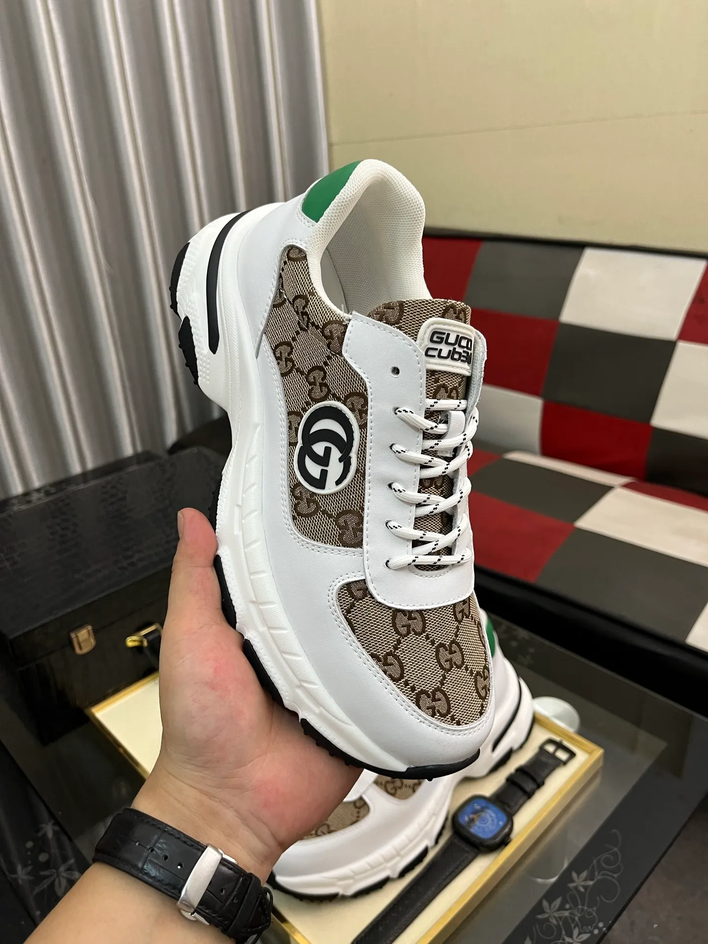 Men's Men's Shoes 💰458⌚️⌚️【GUCCI】Gucci men's latest white shoe series casual shoes! The official website is built 1:1. Upper: Made of imported cowhide, with electric embroidery ➕Inner lining: Made of high-quality first-layer pigskin, soft and comfortable. Picky material selection and exquisite workmanship give you the best enjoyment. Size: 38-44. 3️⃣colors available